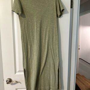 Green Short Sleeve Midi Dress